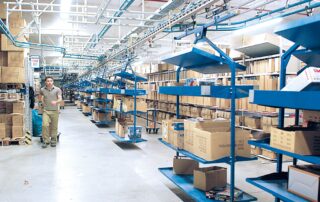 Schönenberger Systeme Hängefördertechnik Kommissionierung Versand